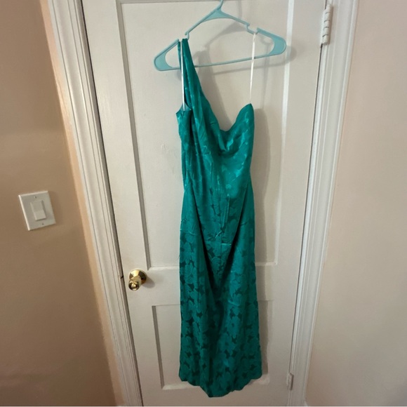 NWT Lulu’s Chasing Desire Teal Green Satin Jacquard One-Shoulder Maxi Dress - Picture 4 of 8